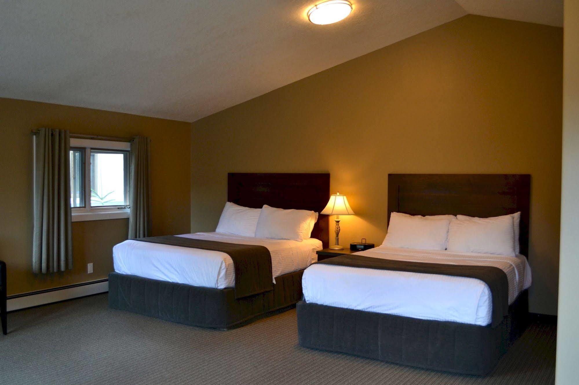 バンフ ア グッド ナイツ レスト ベッド ＆ ブレックファースト Bed & Breakfast エクステリア 写真