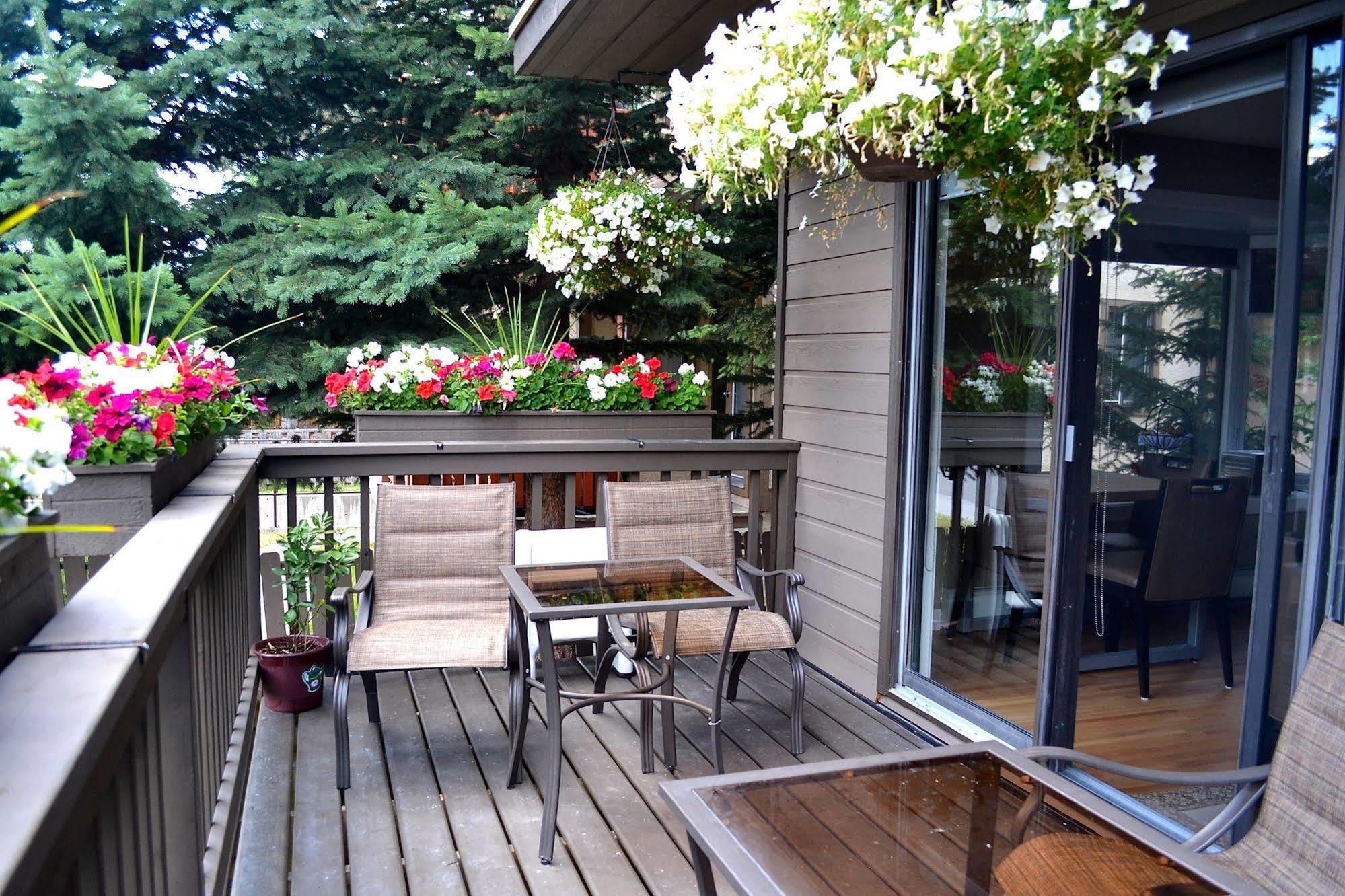 バンフ ア グッド ナイツ レスト ベッド ＆ ブレックファースト Bed & Breakfast エクステリア 写真